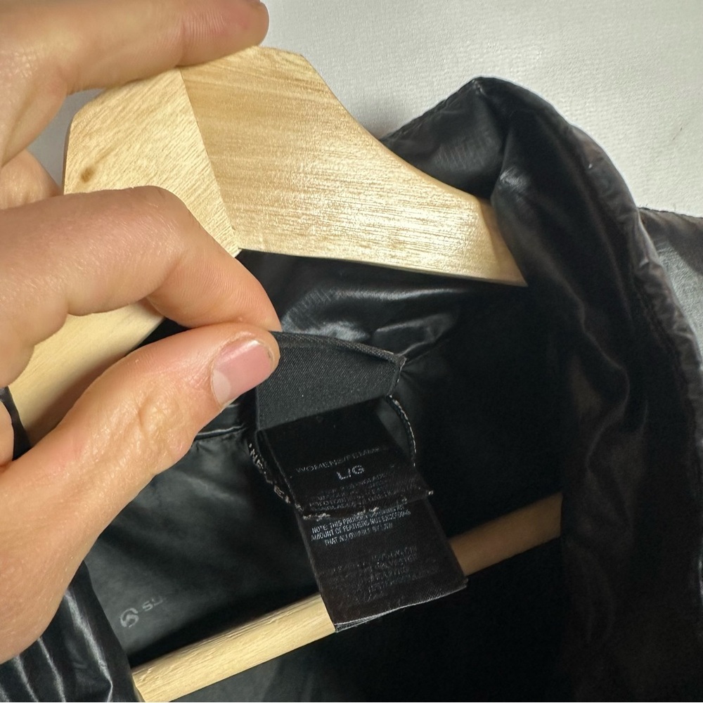 The North Face Shiny Black Puffer Vest - Picture 5 of 6